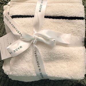 Luxury White with black washcloths - Made in Portugal
